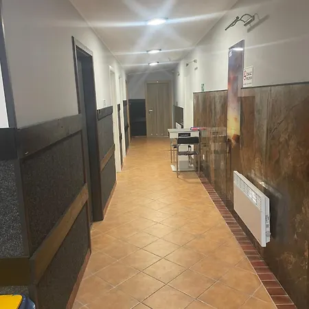 Sciana Podloga Drzwi * 日拉尔杜夫