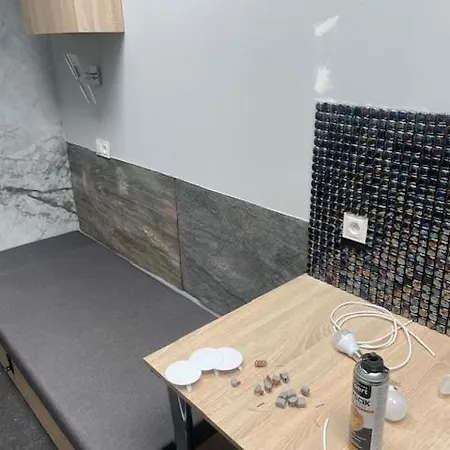 Sciana Podloga Drzwi 日拉尔杜夫